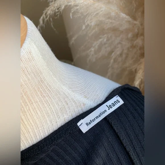 Reformation Jeans Ribbed Black V-Neck Mini Dress Size M Soft and Flattering - Picture 9 of 10